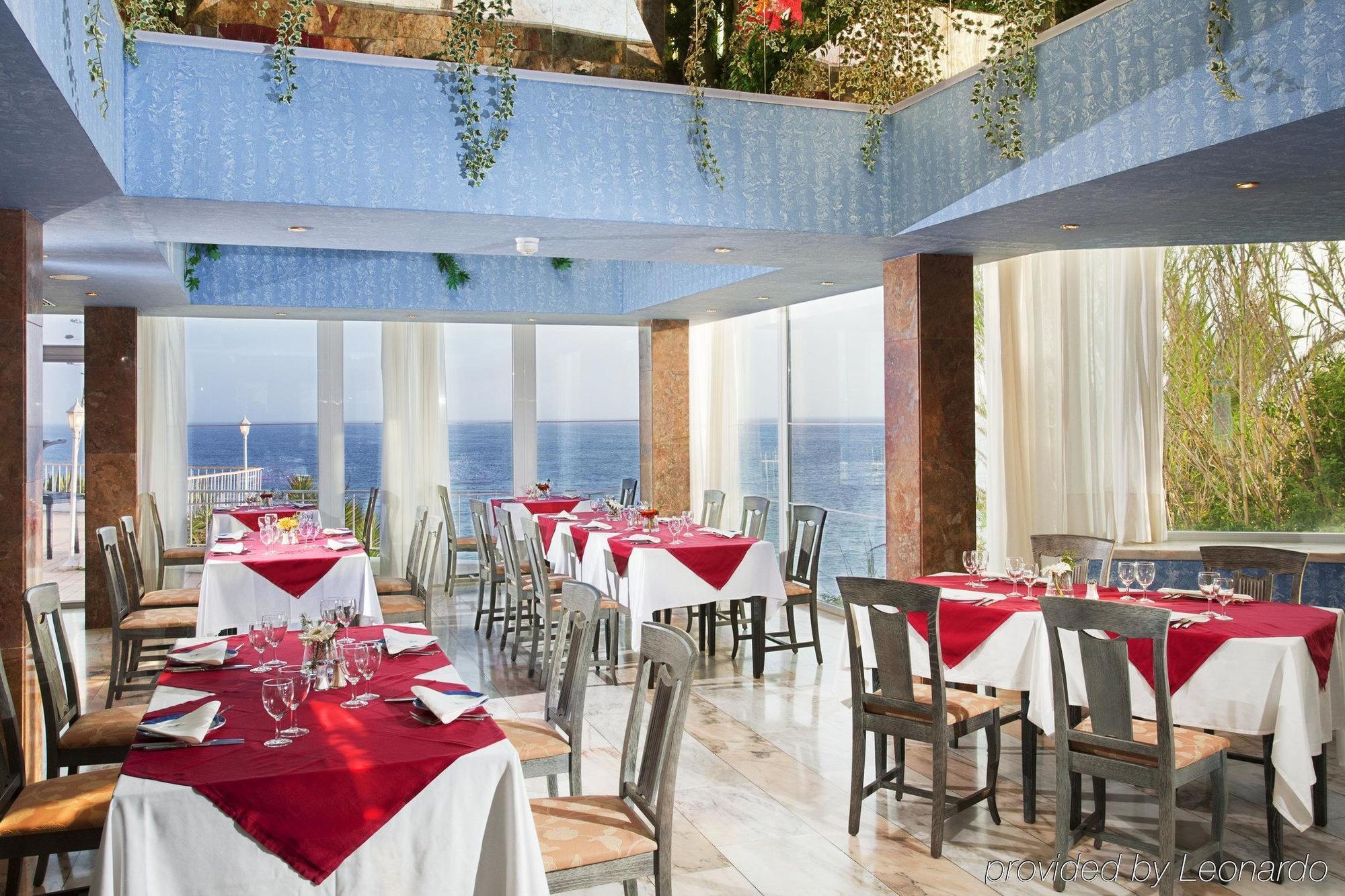 Holiday Inn Algarve - Armacao de Pera, an IHG hotel Restaurante foto